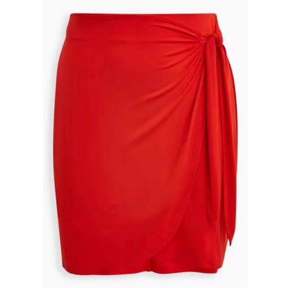 NEW‎ TORRID Mini Super Soft Wrap Skirt Red Sz 1X Plus Y2K Holiday Comfort - Picture 3 of 7